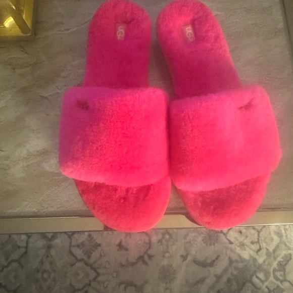 Fuzzy Pink Slippers - Picture 2 of 3